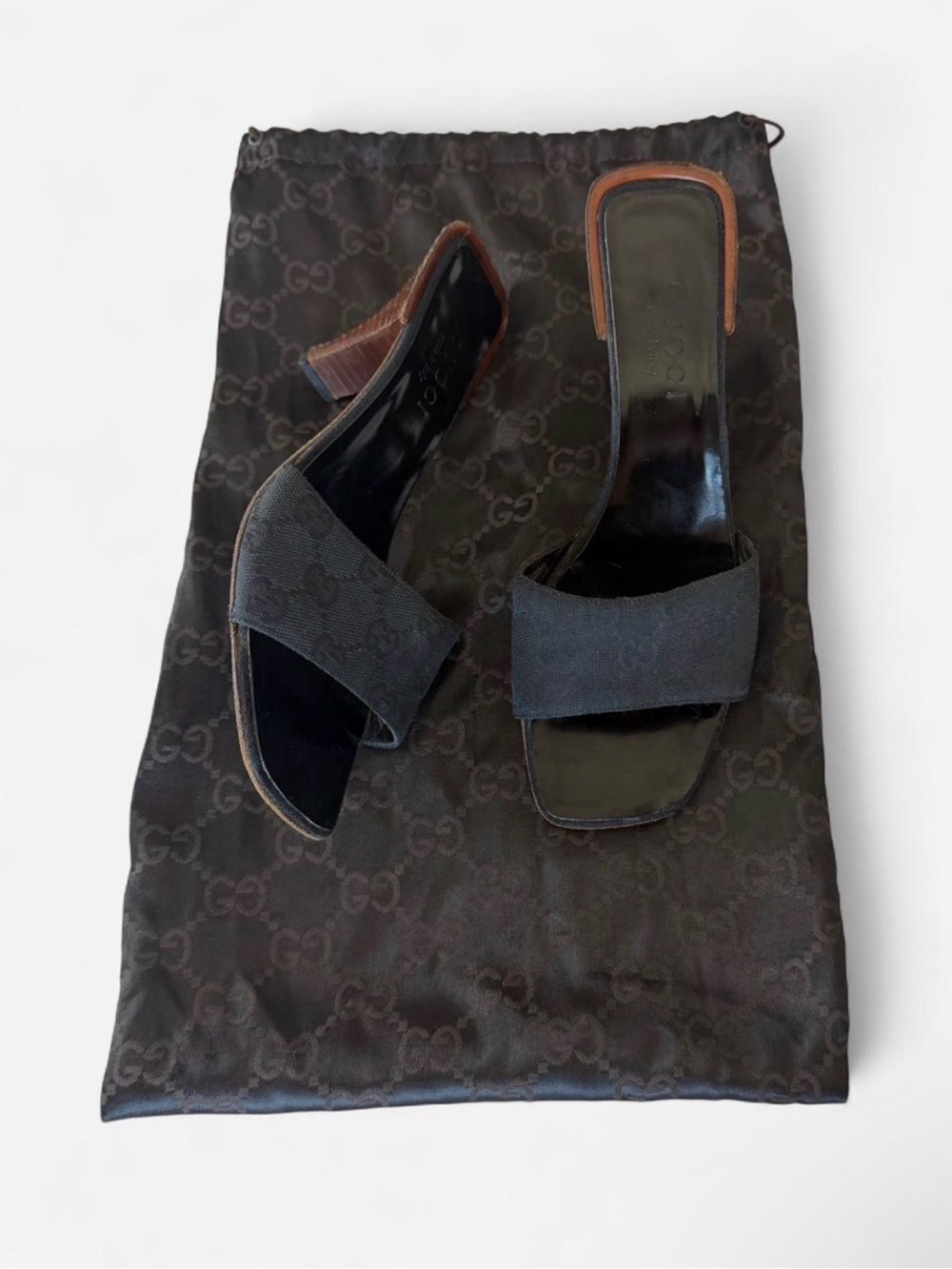 Auth Gucci Black Monogram GG Logo Canvas Wooden Kitten Heel Mule Sandals